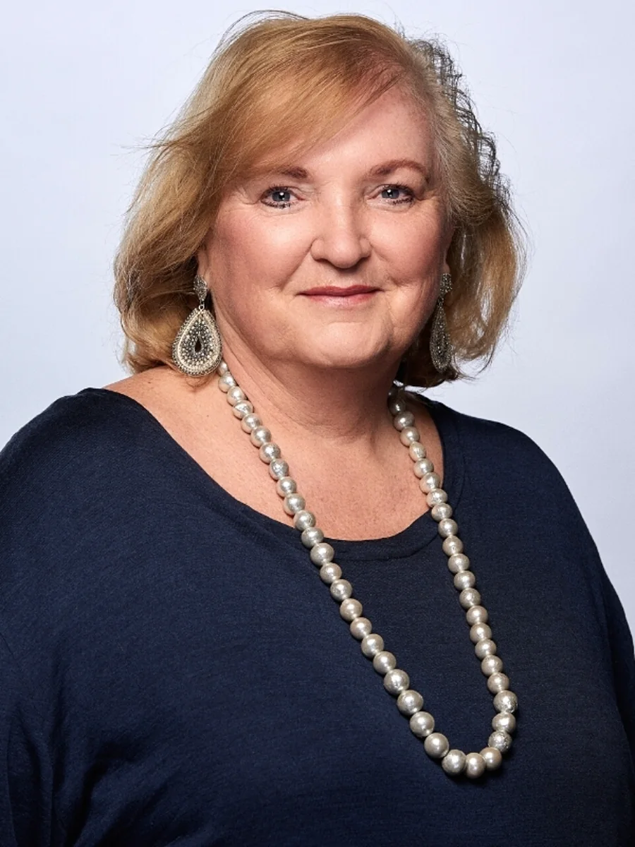 Porträt von Mag. Dr. Barbara Petsch